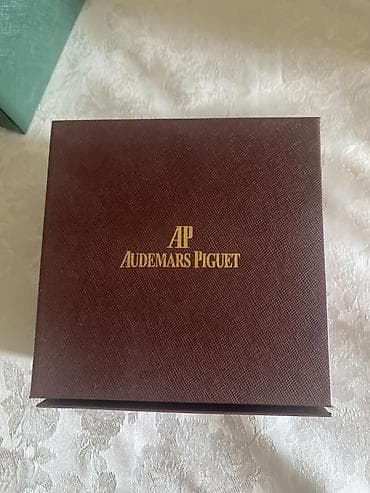 vitrin parfum: Rolex və Audemars Piguet saat qutuları və aksesuarları - Rolex xarici — 3