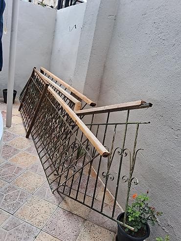 Balkon məhəccəri, Dəmir