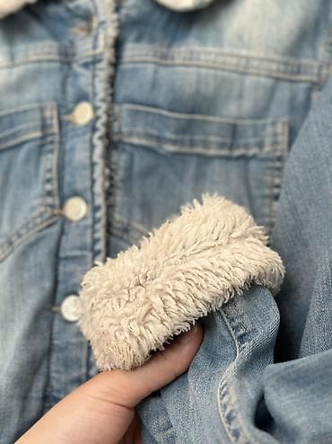 xəz: DSQUARED2 brendindən açıq mavi rəngli qadın cins pencəyi. Bu qısa — 4