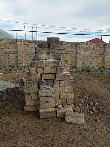 Məhəccərlər: Kubiklər Satılır Vəya Kənt Heyvanları İlə Barter Edilir — 5