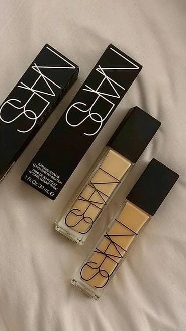 krem a e: NARS Natural Radiant Longwear Foundation – 30 ml Yenidir,sephoreden — 3