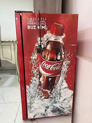 Sanden Intercool vitrin soyuducu. - Şüşə ön qapılı, qırmızı korpus - — 4