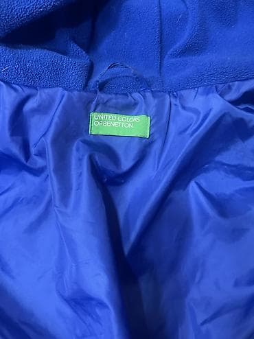 Uşaq geyimi və ayaqqabıları: Uşaq qış gödəkçəsi – Benetton (logo arxada) - Rəng: iki ton mavi — 5