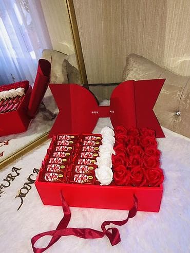 buket gül: Hədiyyə qutusu – şokolad və güllərdən ibarət kompozisiya - Zərif — 1