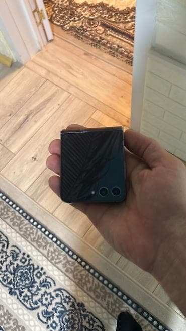 samsung note 10 plus ekran: Samsung Z Flip, rəng - Qara — 2