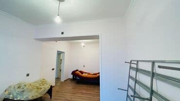 6 cı mikrorayon satılan evlər: 6-ой микрорайон 5 комнат, 170 м², Нет кредита, Средний ремонт — 7