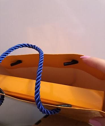 Hicab: Məhsul Hezi Aslanov metrosu yaxınlığında, 245‑ci məktəbin qarşısında — 8