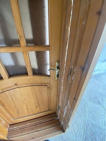 Ağac qapılar – şüşəli model - Material: təbii ağac (taxta karkas və