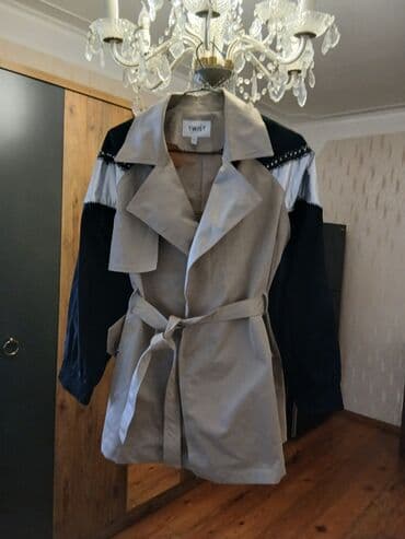 ağ ayaqqabılar: 1-i,1,azn. işlənmiş. 20,ədəddən,aşağı,mal,satılmır. Sayı,çoxdur — 1