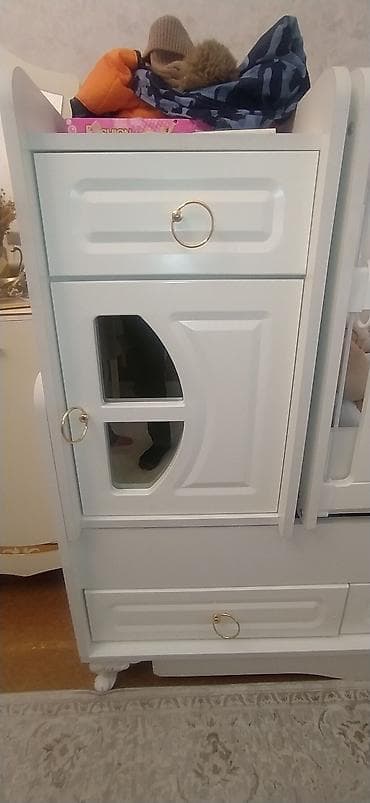 Oğlan və qız üçün, Dördbucaq, Beşik, Dəst ilə, Matras ilə, Yellənmə mexanizmsiz