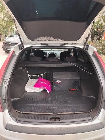 Kia cee’d SW (universal) – dizel CRDi Xüsusiyyətlər: - Kuzov — 5