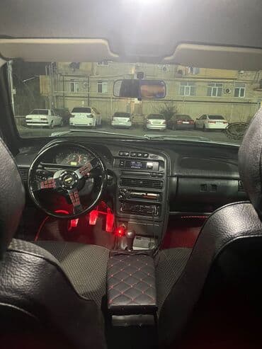 ваза напольная стеклянная высокая без узора: Lada Samara sedan - Korpus: 4 qapılı sedan, qəhvəyi rəng - Nömrə — 6