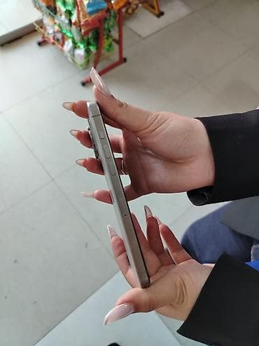 perexadnik iphone: IPhone 15 Pro Max, 256 GB, Gümüşü, Simsiz şarj — 4