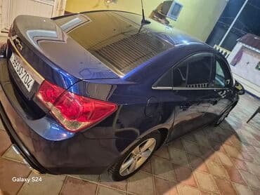 turbo az qız maşınları: Chevrolet Cruze sedan – goy rəng, 4 qapı, AZ dövlət nömrə nişanı — 4