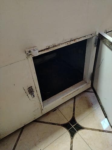 Soyuduculu vitrin satılır. - Tip: Qapalı, şüşə qapaqlı bucaqlı vitrin — 4