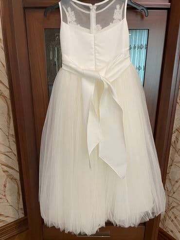 don sumqayit: 7yaş uşaq uçun ziyafet geyimi. ( 7-9 yaşa uyğundur) Panço-dan 180 azn — 4