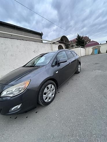 Nəqliyyat: Opel Astra: 1.3 l | 2011 il 410000 km Universal — 4
