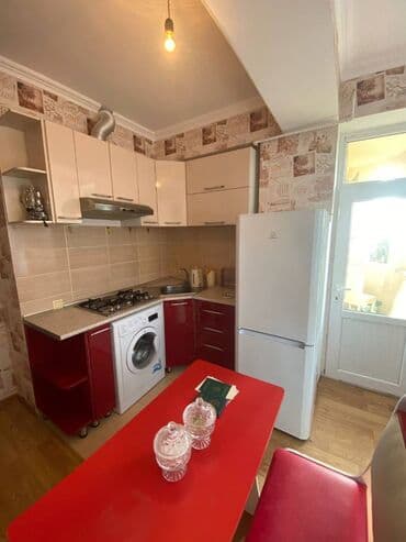 kiraye ev qarayevde: Gənclik m\s-nın düz yanında 5 mərtəbəli binanın 4-cü mərtəbəsində — 16