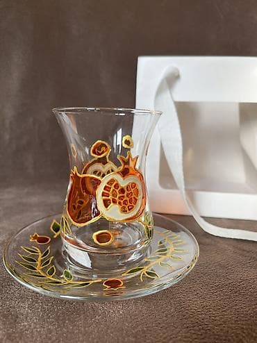 pul seyfi: Armudu stəkanlar, 1 əd — 1