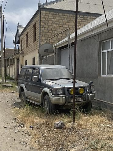 avtobus satilir: Mitsubishi Pajero: 2.8 l | Ofrouder/SUV — 2