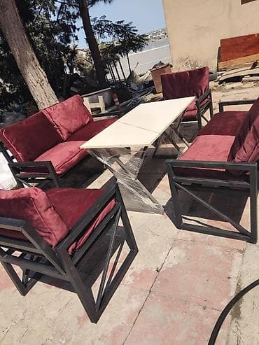 divan stolu: Metall karkaslı açıq hava mebel dəsti Tərkib: - 1 ədəd ikinəfərlik — 5