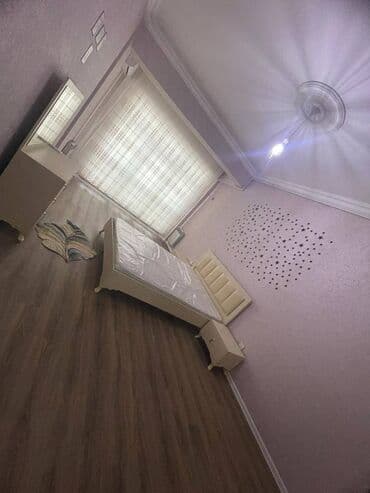 sumqayit 8 ci mikrorayon kiraye evler: Sumqayıt,Bağça Şəhərdə,9 mərtəbənin,8-ci mərtəbəsində,3 otaqlı,əla — 4