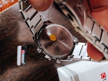 kvars: İşlənmiş, Qol saatı, Curren — 5