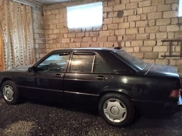 farsunka mersedes cdi 220: Mercedes-Benz 190: 2 l | 1991 il Sedan — 6