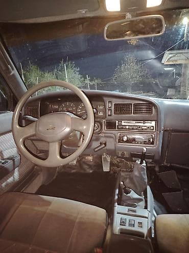 sinler ve diskler: Toyota Hilux Surf: 2.5 l | 1993 il Ofrouder/SUV — 4