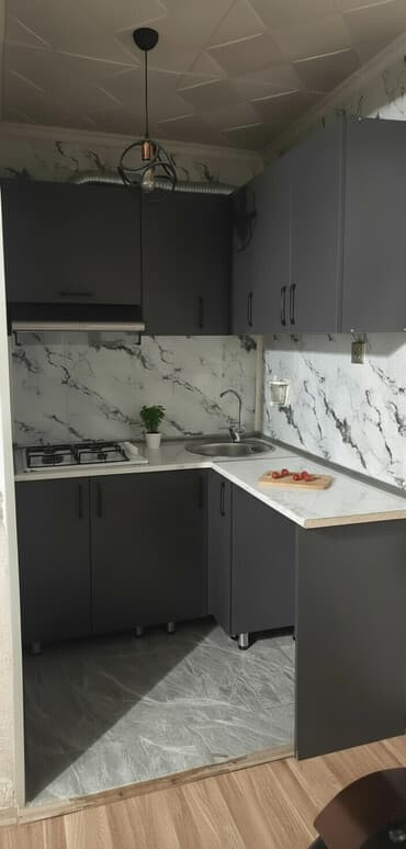 divar saat: Mətbəx mebeli dəsti – L formasında, kompakt dizayn dörd goz qaz moyka — 1