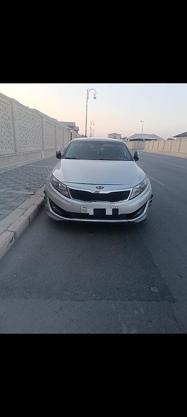Kia Optima: 2 l | 2011 il Sedan