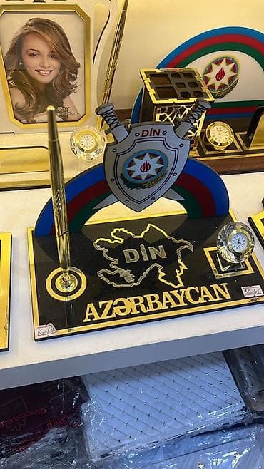 bayraq: Masaüstü dəst – “Azərbaycan / DİN” tematikası - Kompozisiya: Parlaq — 1