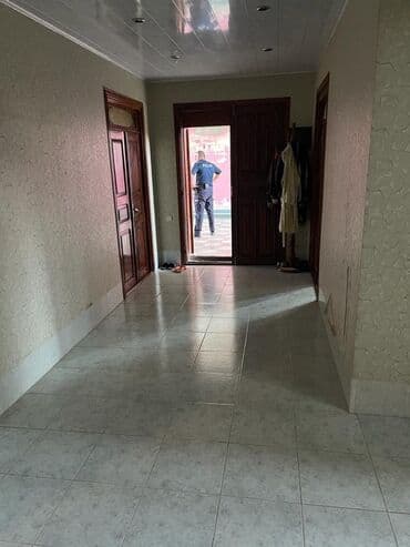 həzi aslanovda satılan həyət evləri: 8 otaq, 323 kv. m, Orta təmir — 12
