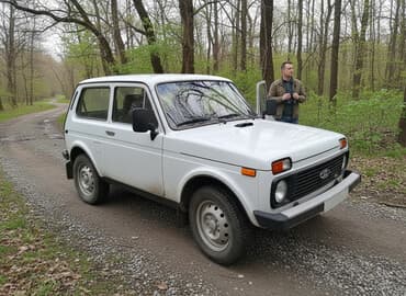 tap az vaz 2107: LADA Niva (3 qapılı) ofroud avtomobili - Korpus: ağ rəng, 3 qapı, yan — 1