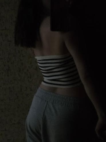 nike tech: Zolaqlı strapless trikotaj top - Model: qolsuz, çiyinləri açıq — 3