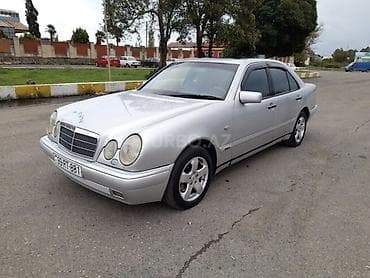 mercedes pribor: Mercedes-Benz 240: 2.4 l | 1998 il Sedan — 9