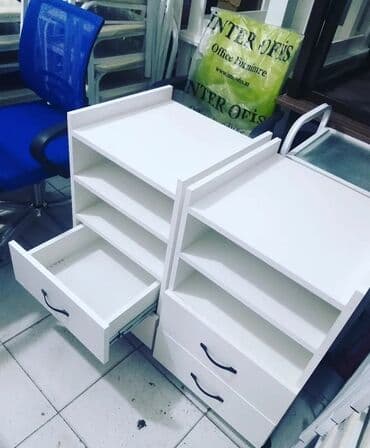 шкаф железный офисный: Ağ rəngdə, iki hissədən ibarət bu şkaf ofislər üçün nəzərdə tutulub — 1