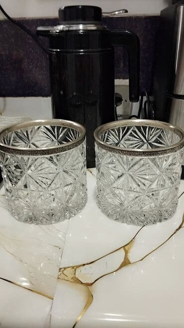 Kəsimli şüşədən hazırlanmış 2 ədəd dekorativ qab dəsti - Material