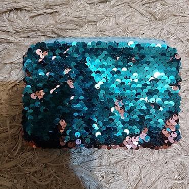 8marta hediyyelik yumşag oyuncag brelok, ve kaşelyok var . 3 dest — 5