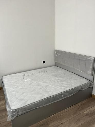 Gri rəngli modern yataq dəsti – yaylı döşəkli - Ölçü: təxminən 90x200