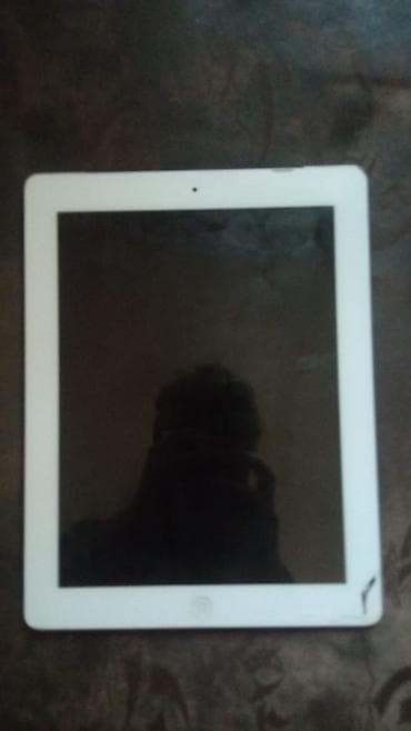 ipad tablet: Apple iPad (ağ ön panel, gümüş arxa korpus) - Ekran: 9.7 düym Retina — 2