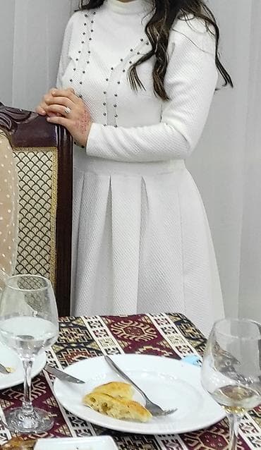 mona pancevo: Ağ rəngli qadın paltarı - Model: uzunqol, balıqçı yaxalı (yüksək — 1