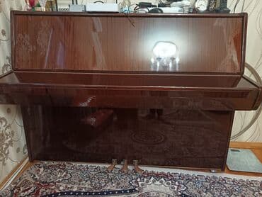 Alfa Romeo: Upright pianino – klassik şaquli model. - Korpus: yüksək parlaq — 1