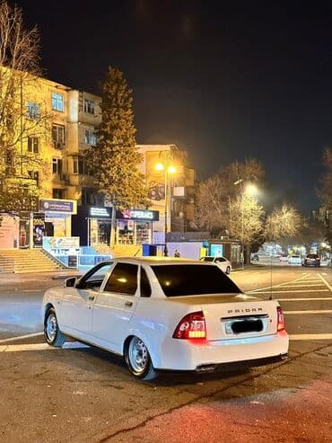 ваза напольная стеклянная высокая без узора: LADA Priora sedan – ağ rəng, 4 qapılı, arxa ötürücülü. Salam maşın — 3