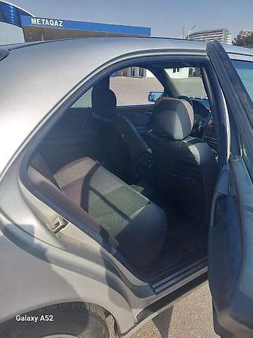 mitsubishi lancer evolution: Mercedes-Benz E‑Class W210 sedan - Kuzov: sedan, gümüşü rəng - — 6