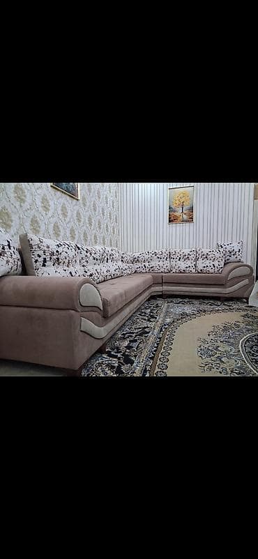 Künc divan, Divan