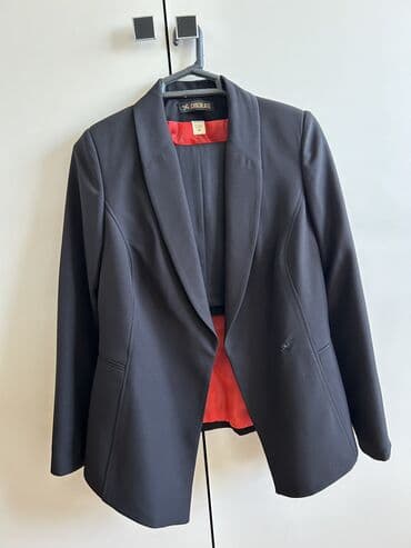 Dəstlər, kostyumlar