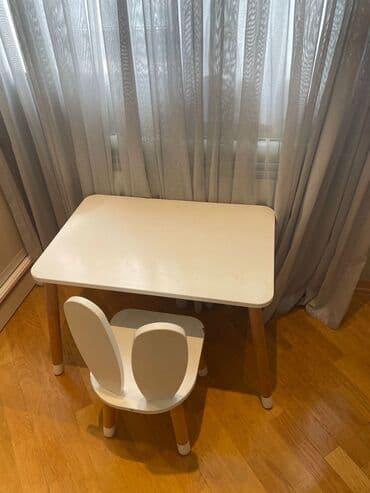 Qida məhsulları: Uşaq stol və stul dəsti - Dizayn: Skandinaviya tərzi, ağ rəngli stol — 1