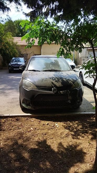 Roewe: MG 3 — şəhər üçün kompakt hatchback - Salon: 5 oturacaq yeri satilir — 2
