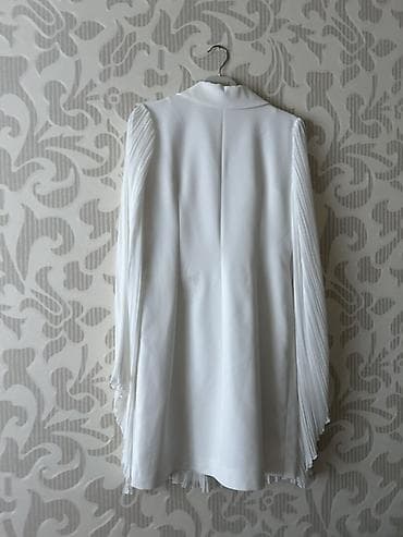 toy sekilleri: 140 azn alınıb 70 azn satıllr Ağ rəngdə zərif paltar-kostyum — 3